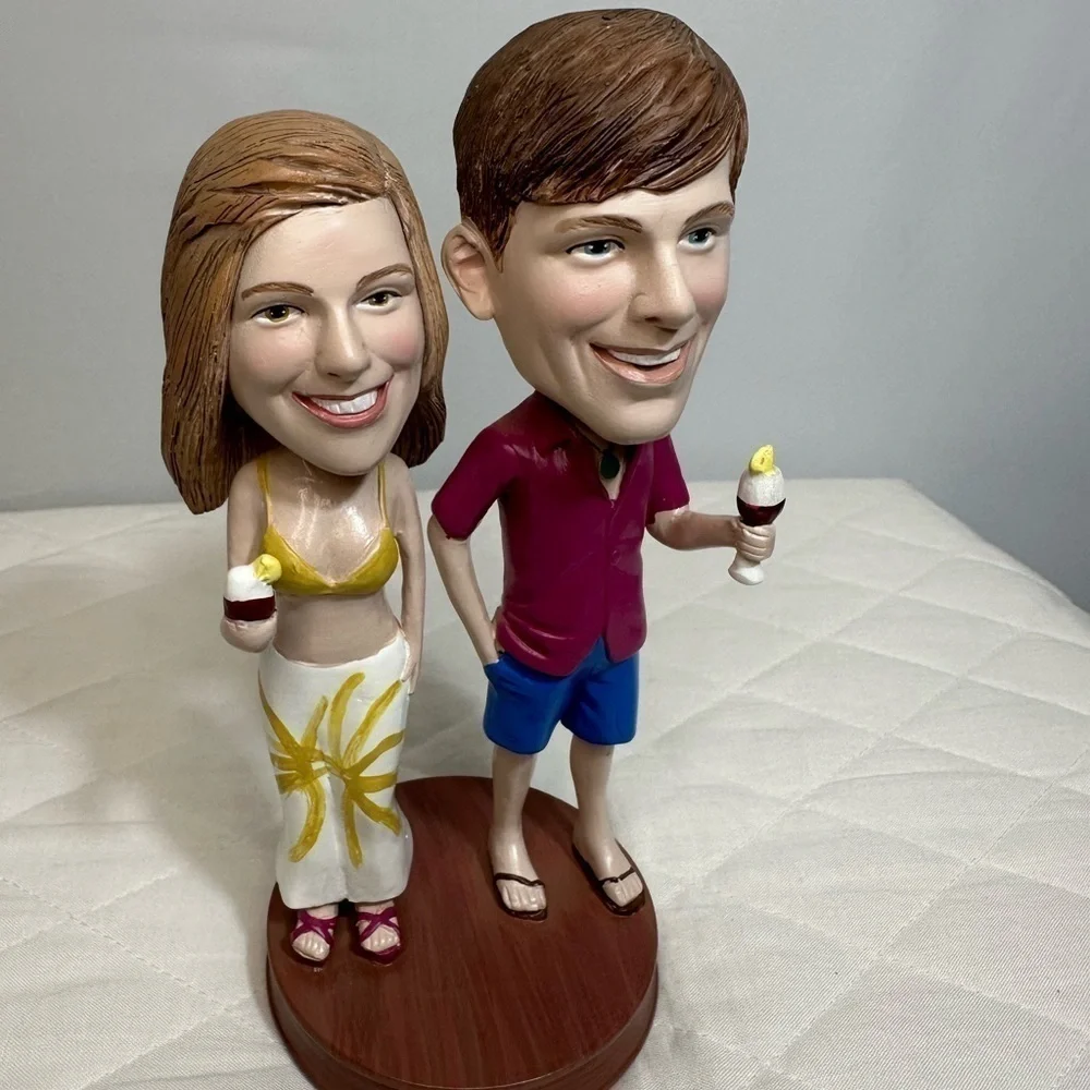 Happy Couple Bobbleheads Beach Vacation Cheers Siesta Theme Width 4” Height 7.5”